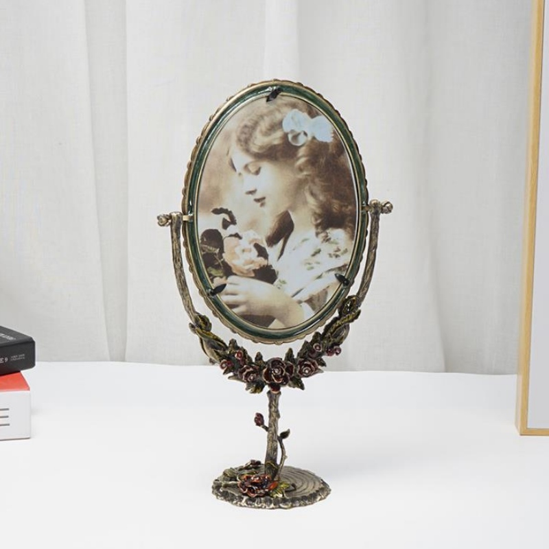Manufacturer customized metal retro crafts mirror hand portable ornament creative gift makeup mirror
