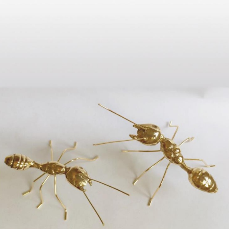 Factory direct sales creative modern retro light luxury gold metal ant ornament home decoration ornament